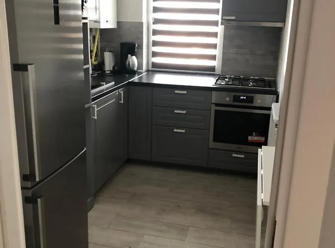 アパート 2 Eliberarii