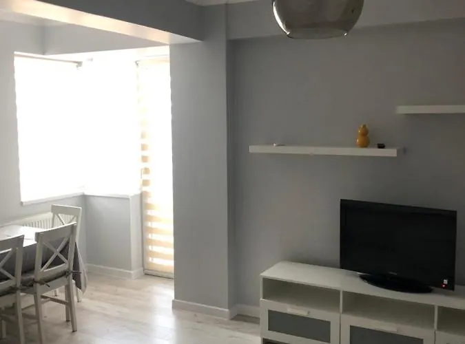 2 Eliberarii アパート *